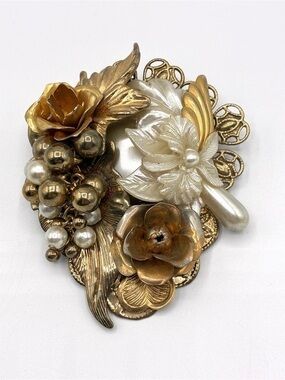 Vintage Unique Gold Tone Floral Brooch Faux Pearl Cluster Statement Pin